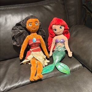LIKE NEW Ariel and Moana stuffies!